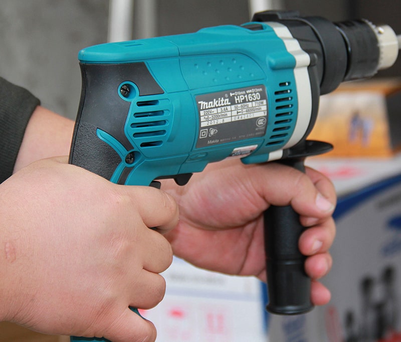 Máy khoan Makita thuận tiện cho sử dụng