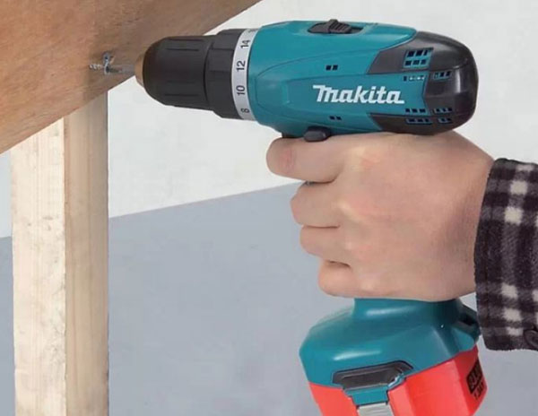 Lý do nên sử dụng máy khoan cầm tay dùng pin