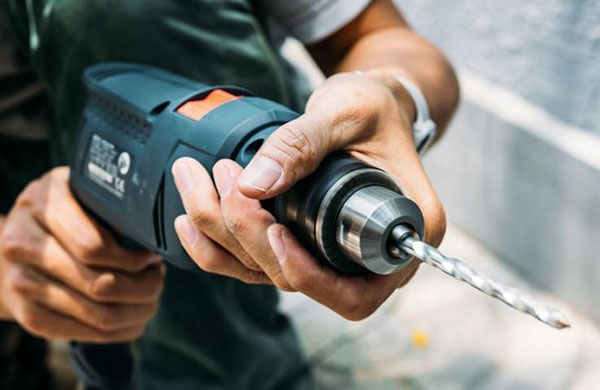 Những điều cần quan tâm khi mua máy khoan cầm tay